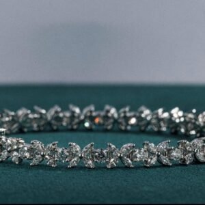 18ct White Gold Lab Diamond Bracelet . Consists of 4.522ct of Diamond and Weighing 13.3 gm of Gold